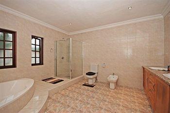 354 On York Avenue Hotel Randburg Exterior photo
