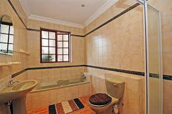 354 On York Avenue Hotel Randburg Exterior photo